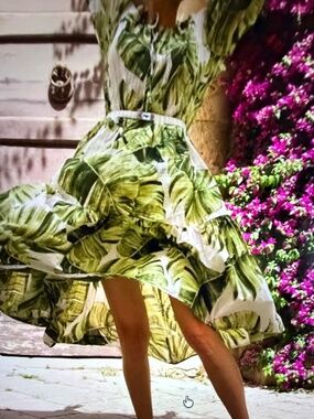 Like NEW! Tropical Maxi Dress